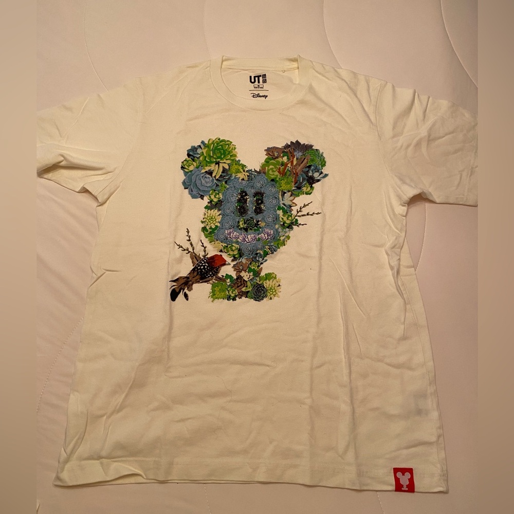 Uniqlo Medium Disney tshirt. Never been worn.